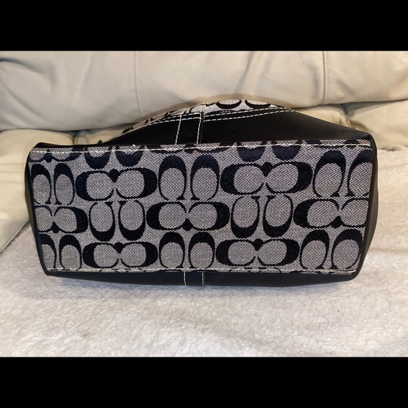 Coach Signature Jacquard Black / Gray Shoulder bag - Picture 5 of 10